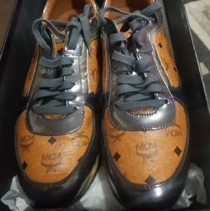 AUTHENTIC MEN MCM PRE-OWNED SNEAKERS